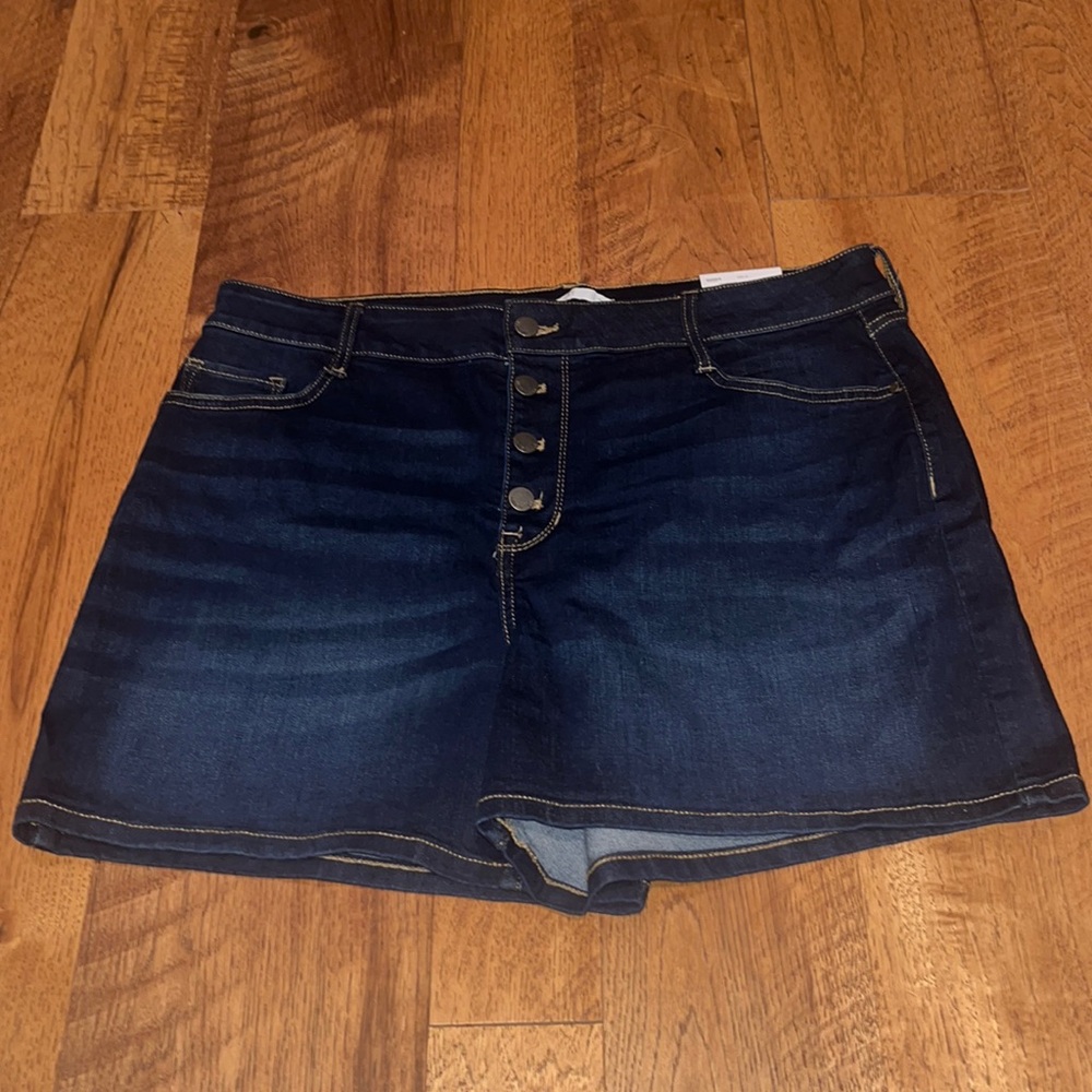 NWT Nine West High Rise Denim Shorts Size 18